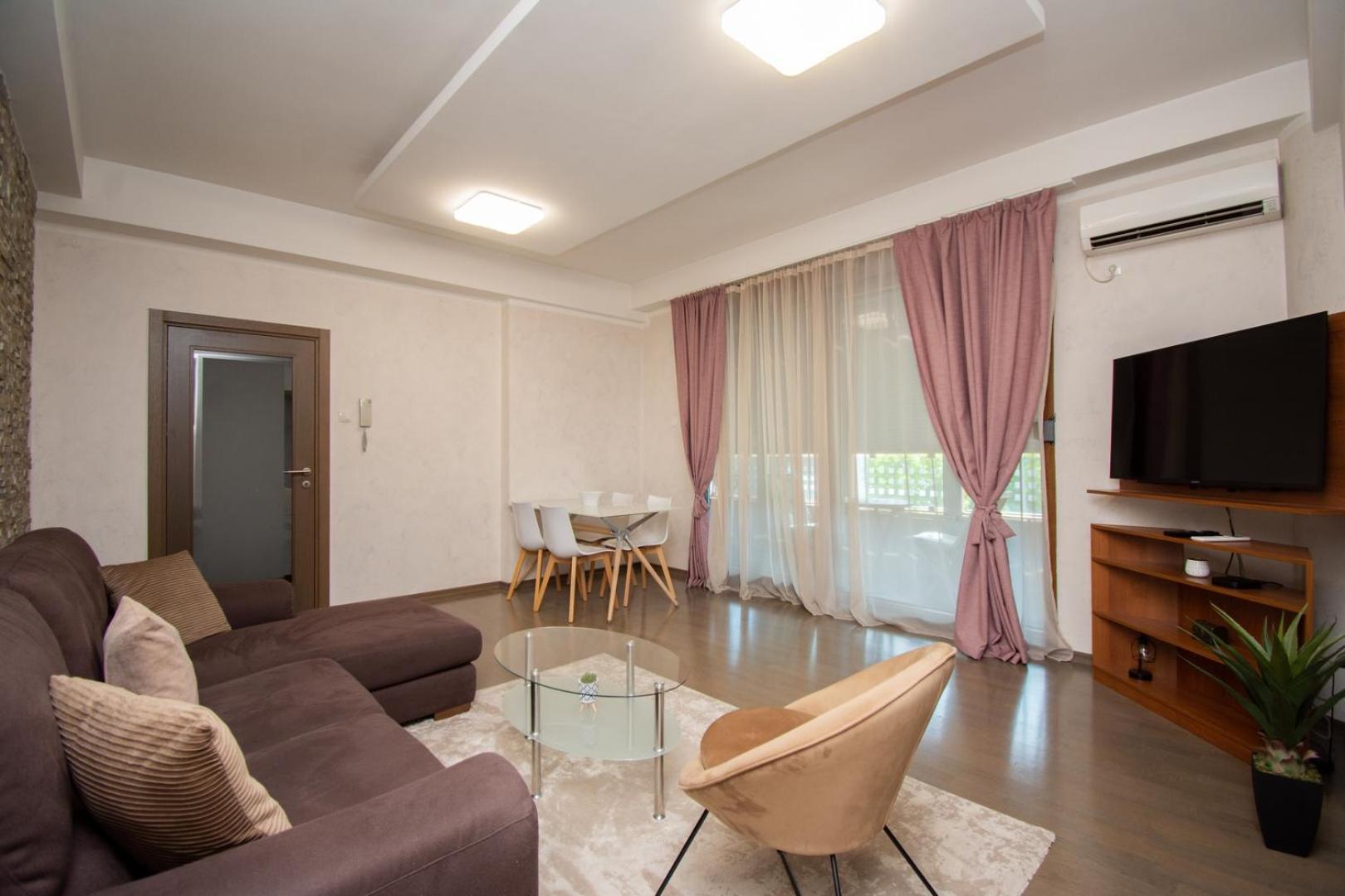 Maxim Compass Apartment Podgorica Extérieur photo