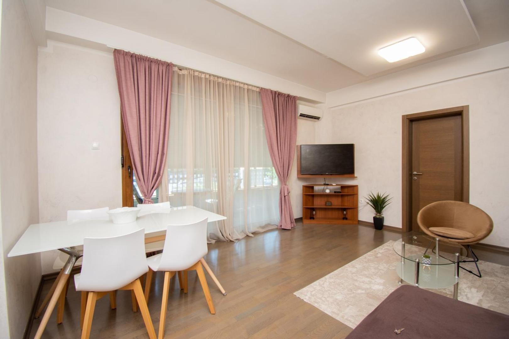 Maxim Compass Apartment Podgorica Extérieur photo